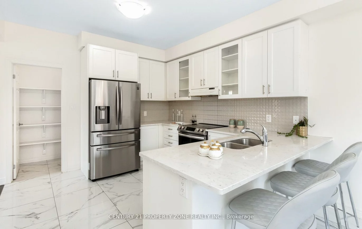 33, Dunley, Credit Valley, Brampton