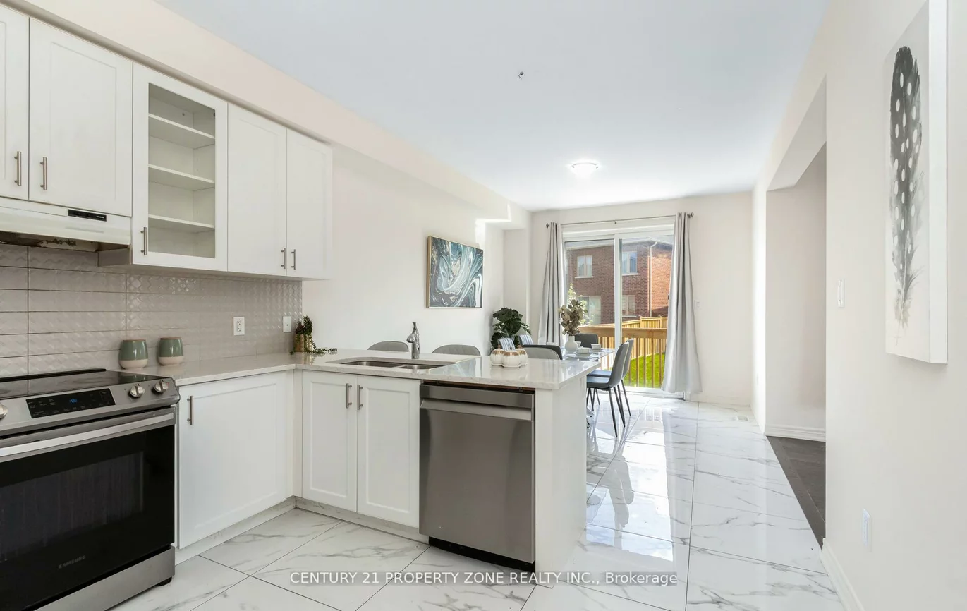 33, Dunley, Credit Valley, Brampton
