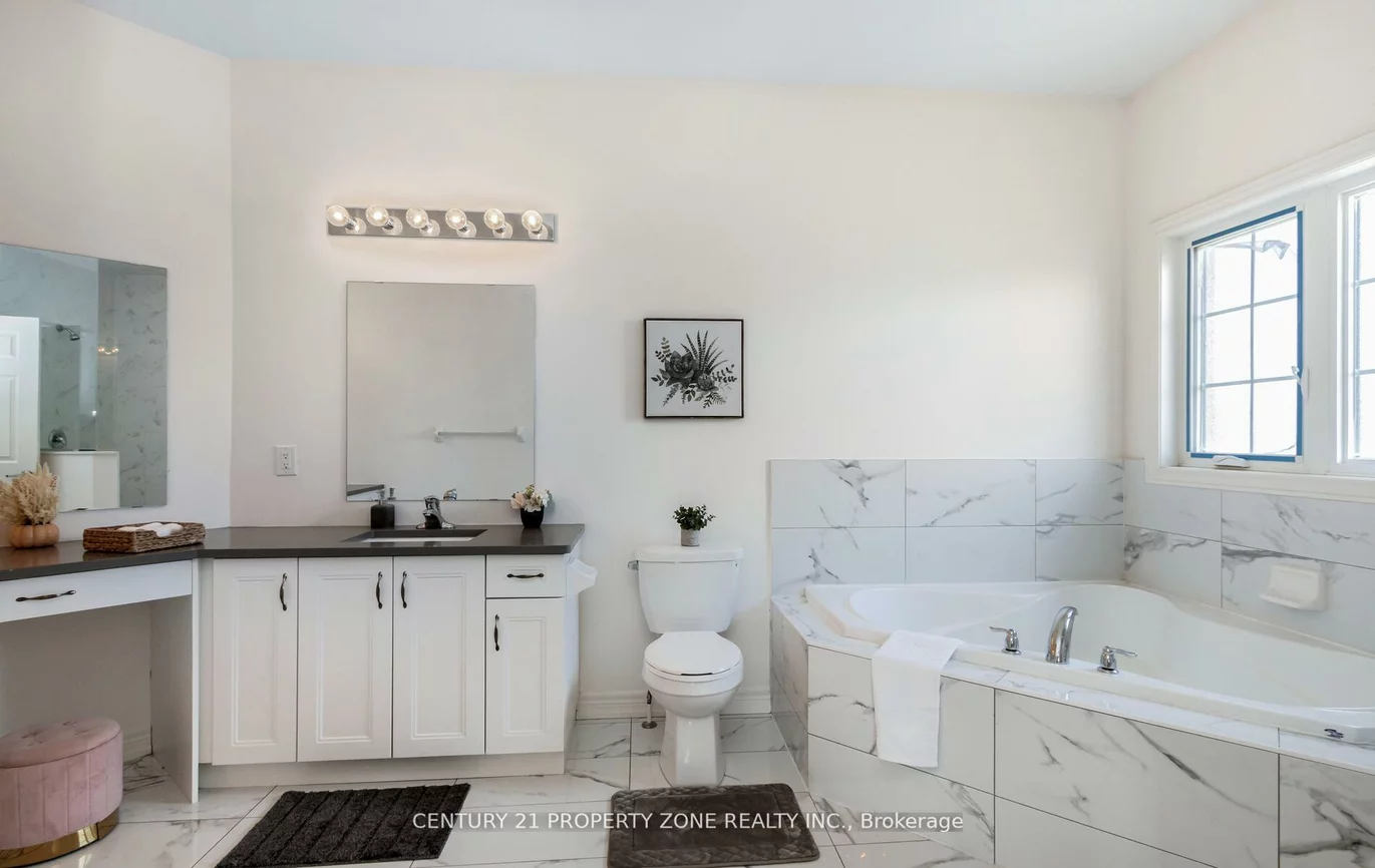 33, Dunley, Credit Valley, Brampton