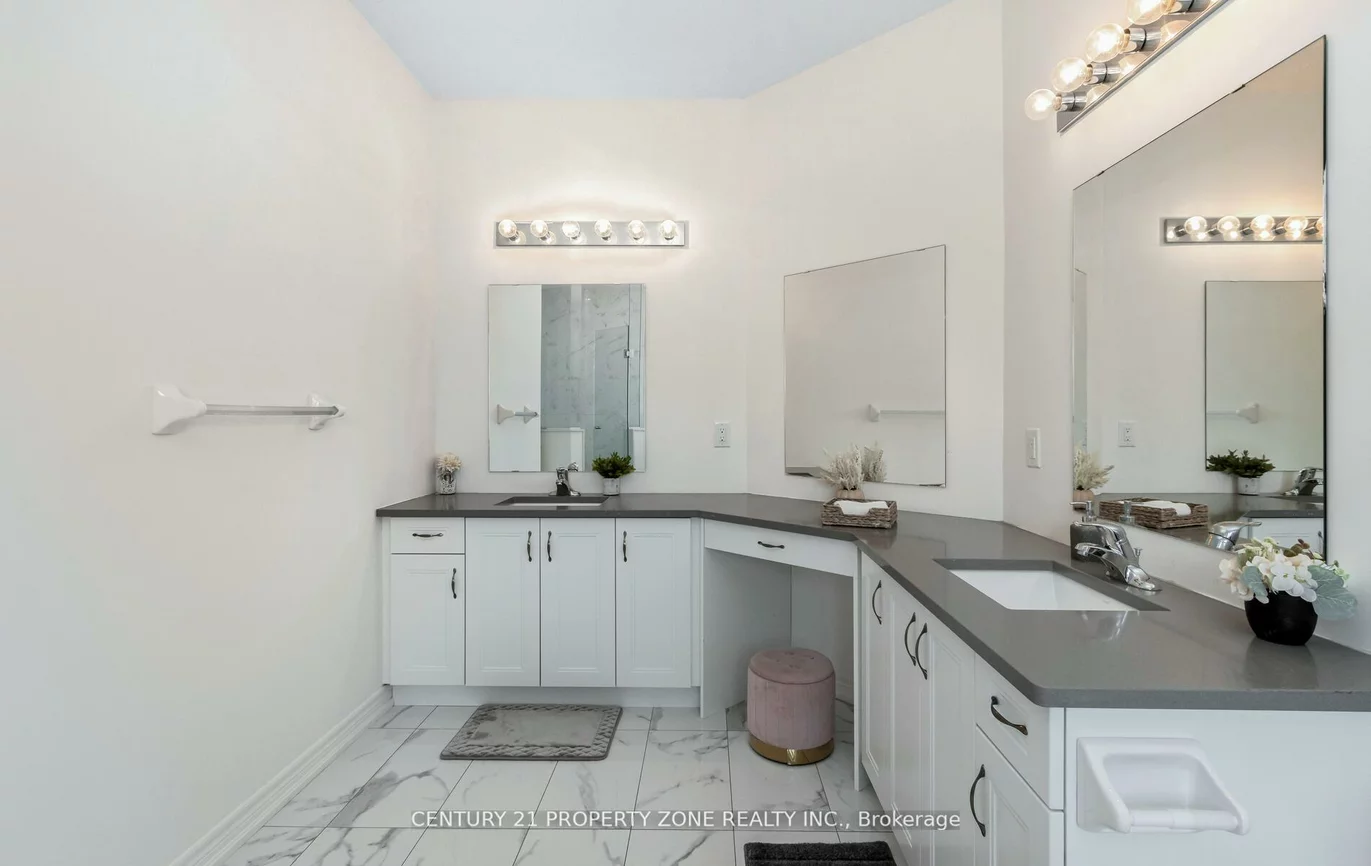 33, Dunley, Credit Valley, Brampton