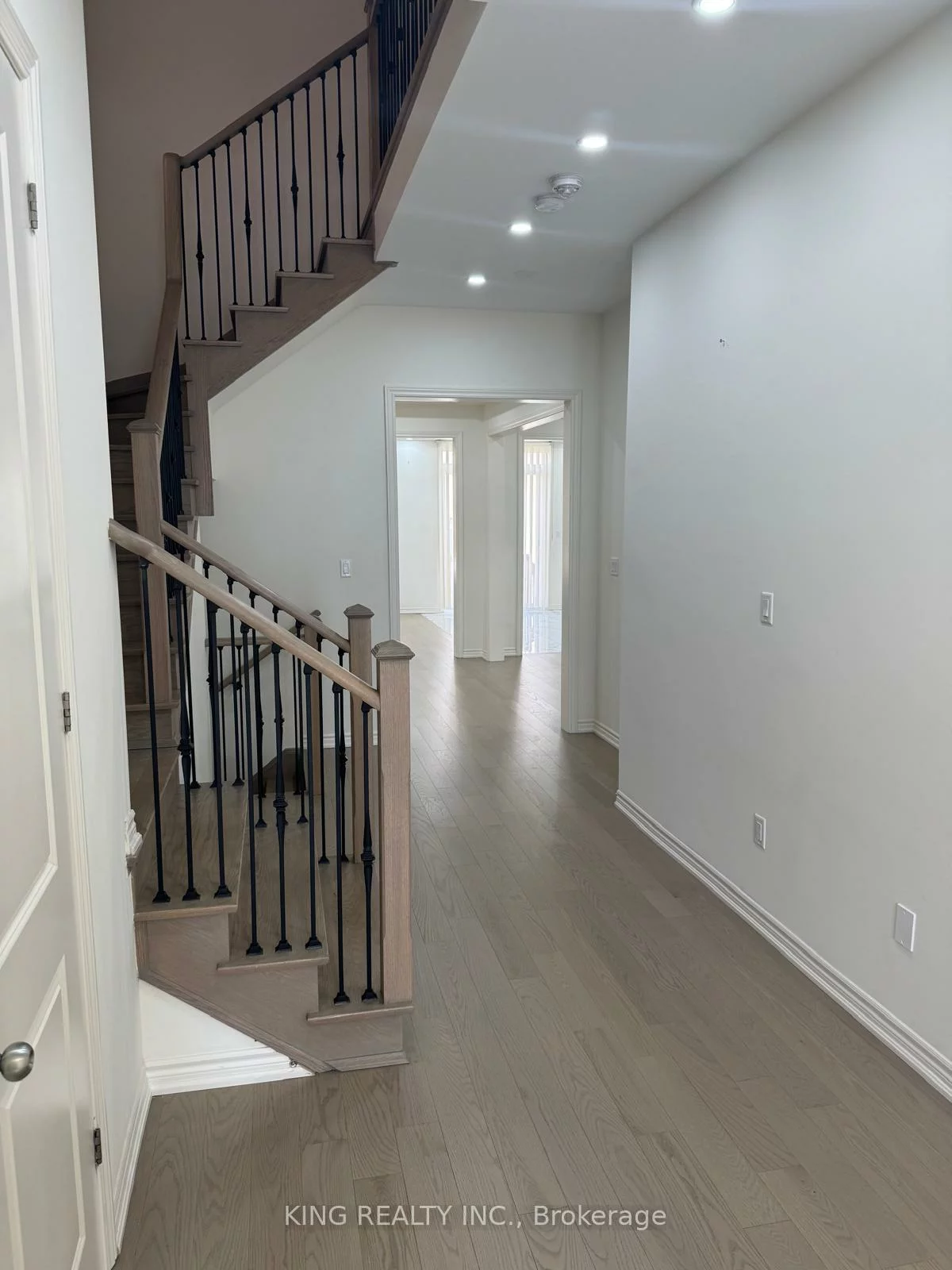 50, Eastman, Credit Valley, Brampton
