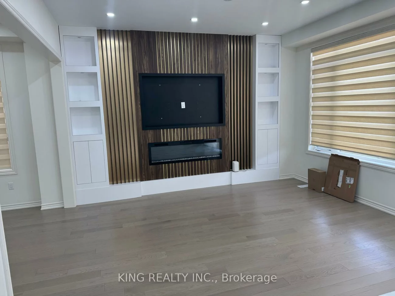 50, Eastman, Credit Valley, Brampton