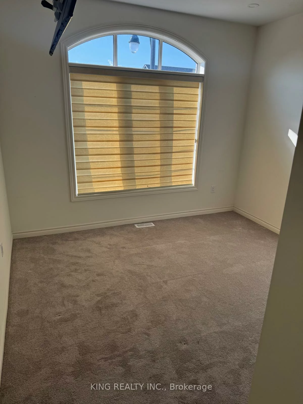 50, Eastman, Credit Valley, Brampton