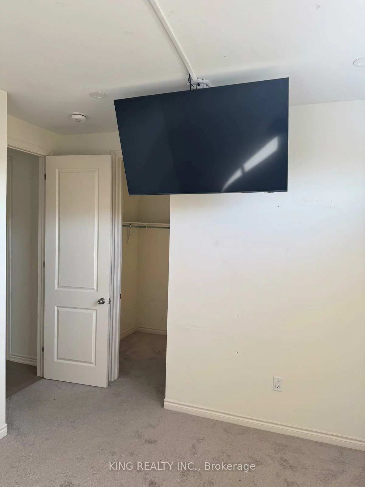 50, Eastman, Credit Valley, Brampton