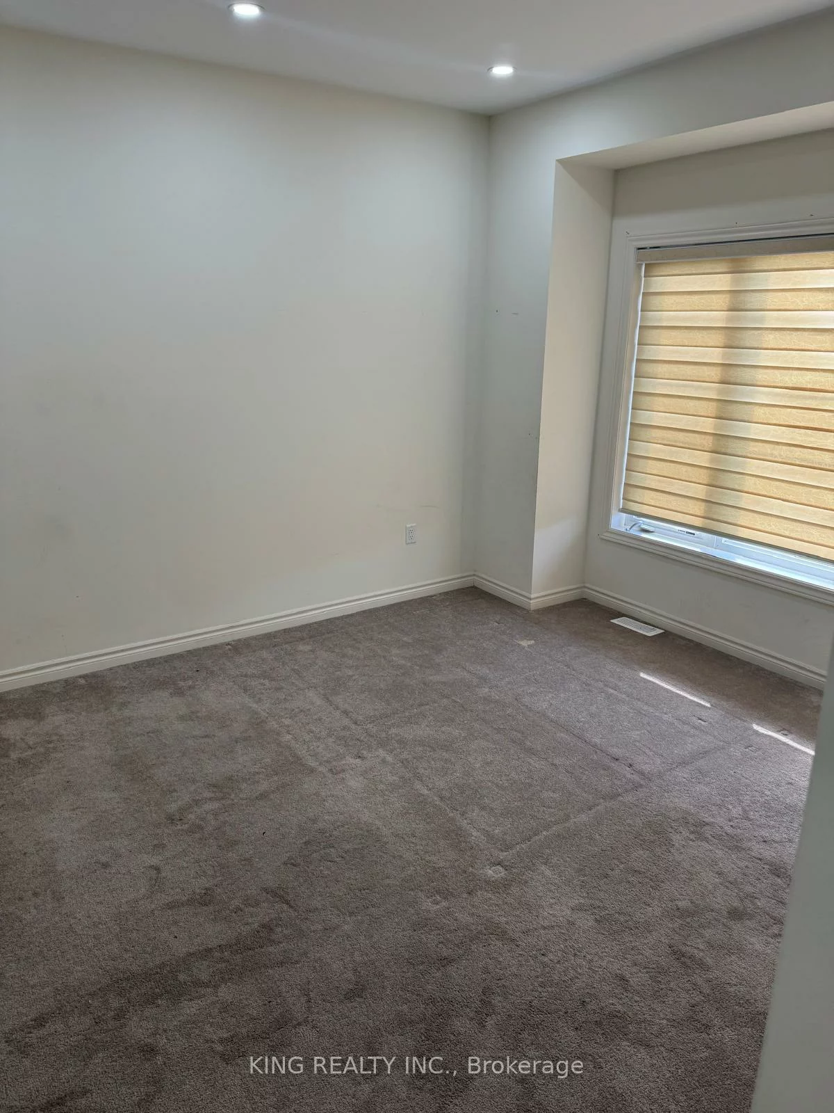 50, Eastman, Credit Valley, Brampton