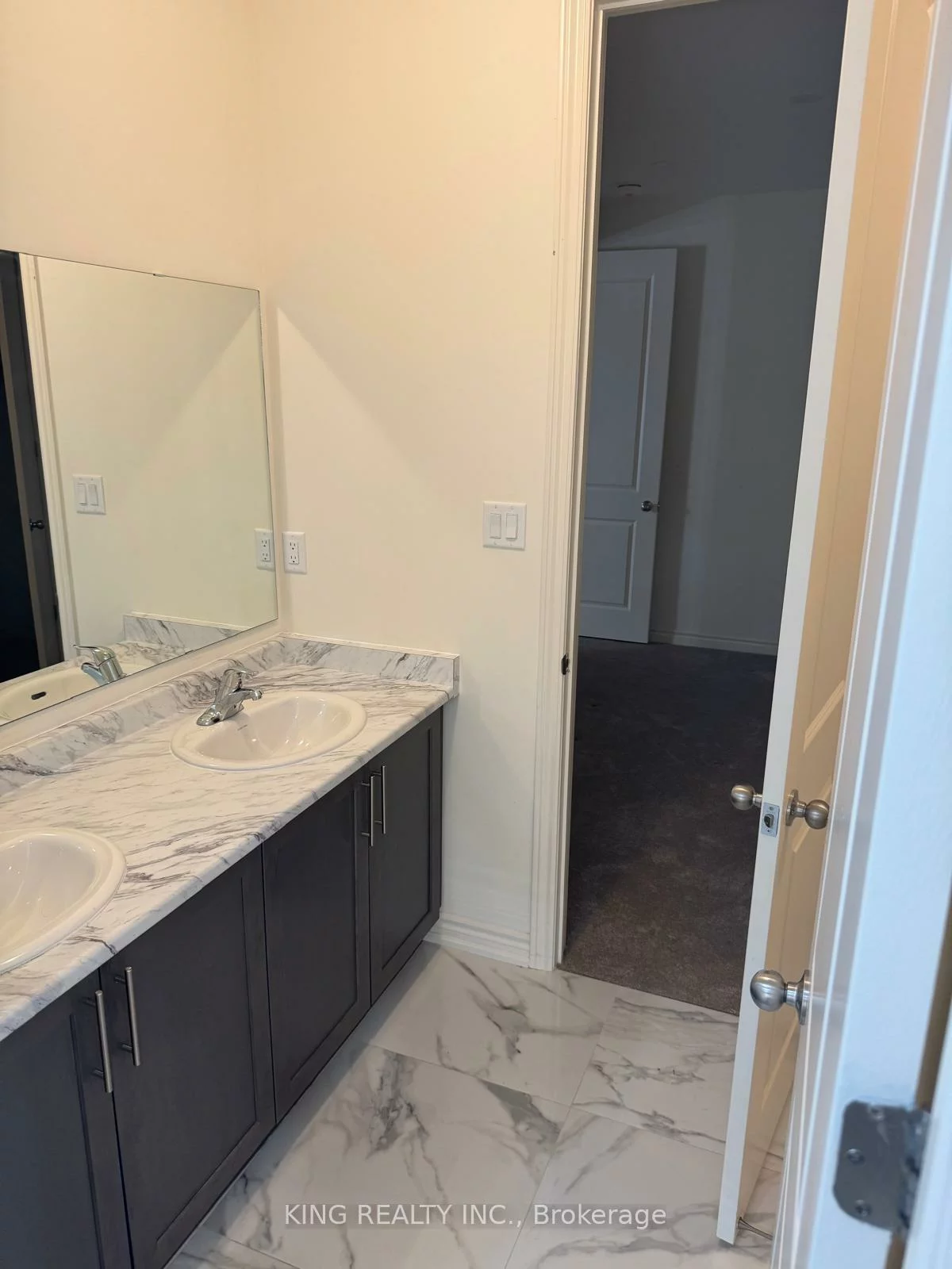 50, Eastman, Credit Valley, Brampton