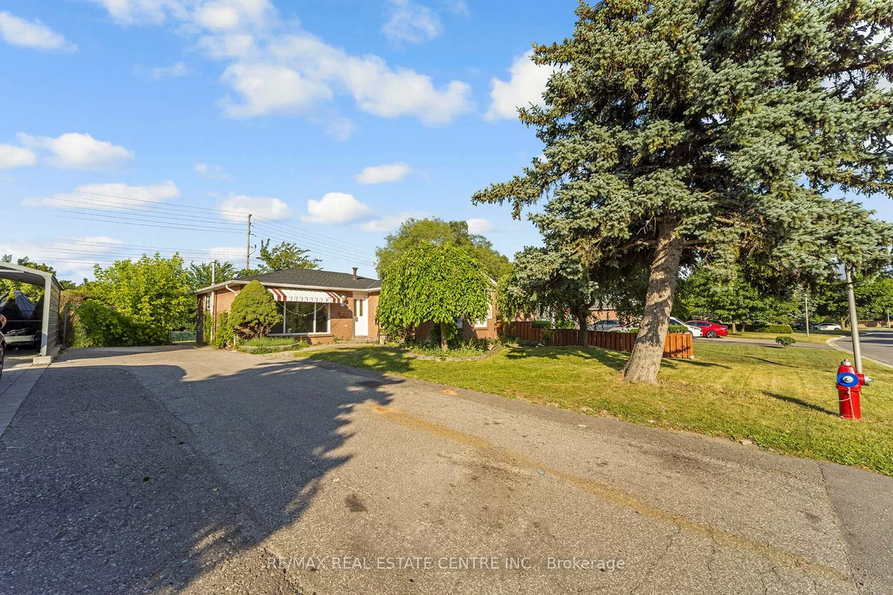 52, Flavian, Southgate, Brampton