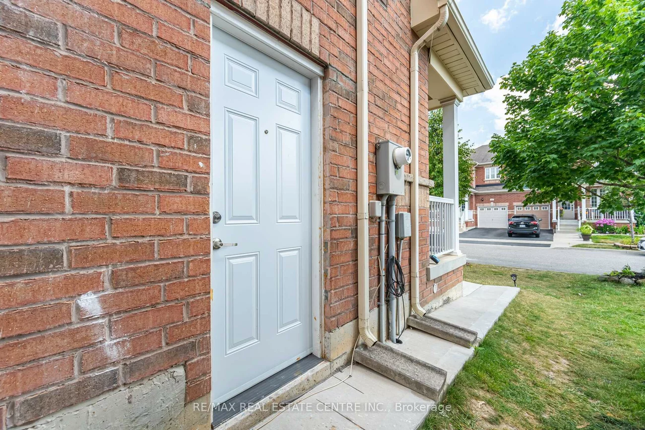 36, Callalily, Northwest Sandalwood Parkway, Brampton