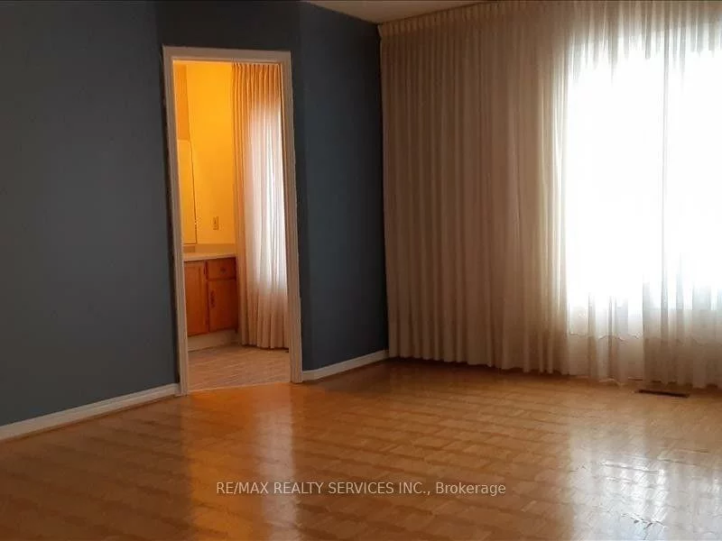 26, Hacienda, Snelgrove, Brampton