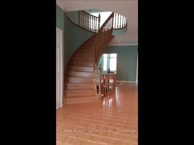 26, Hacienda, Snelgrove, Brampton