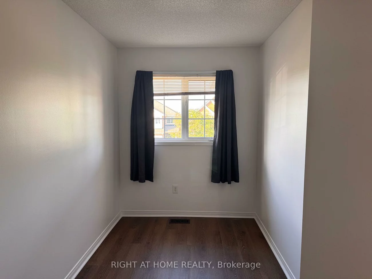 22, Tiller, Fletcher's Creek Village, Brampton