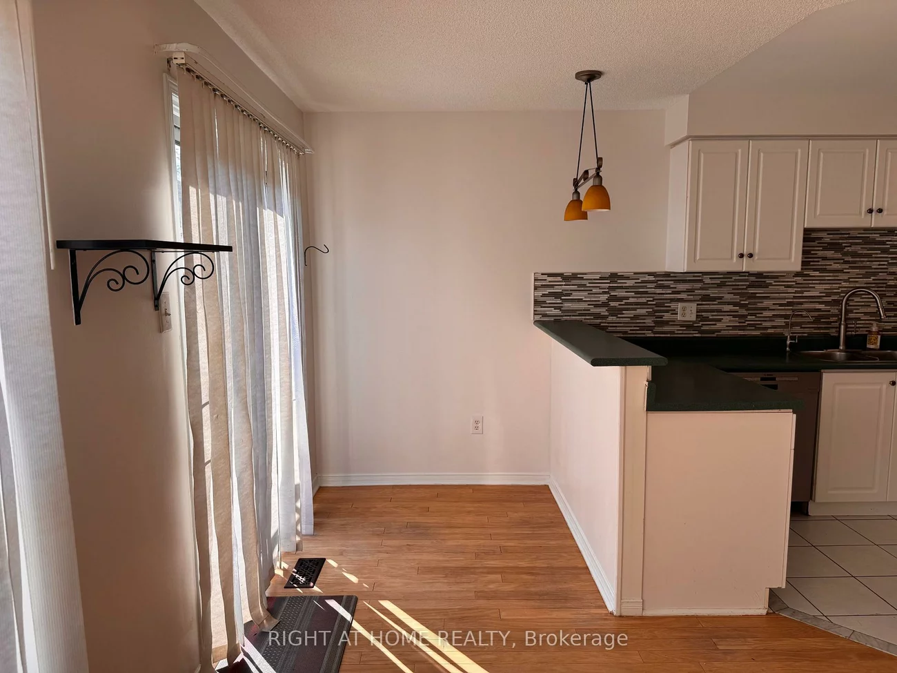 22, Tiller, Fletcher's Creek Village, Brampton