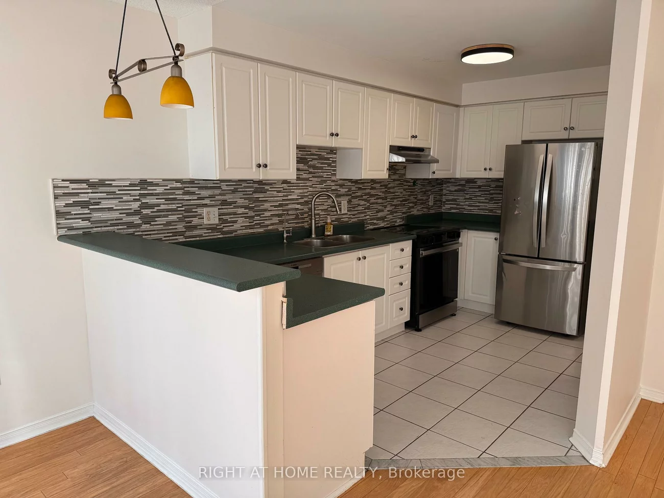 22, Tiller, Fletcher's Creek Village, Brampton