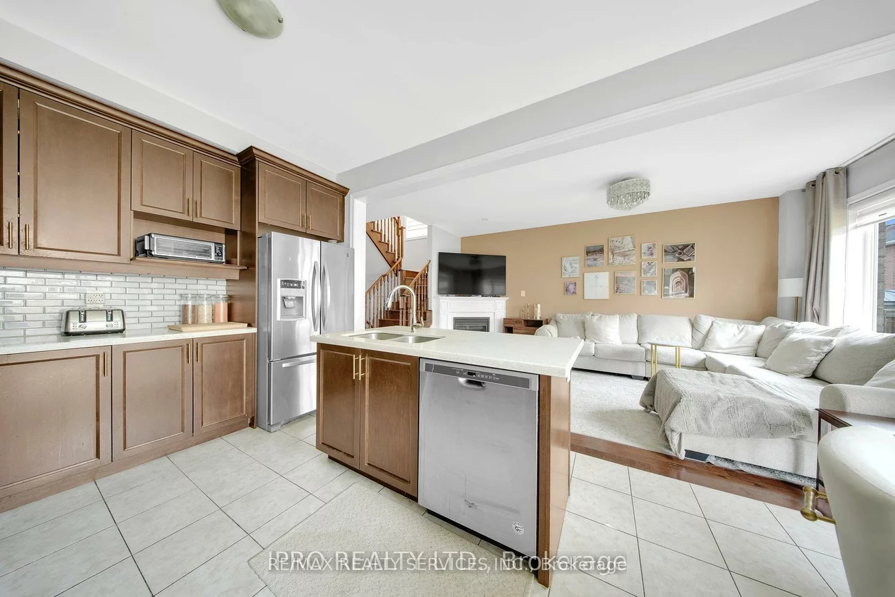 12, Goodsway, Northwest Brampton, Brampton