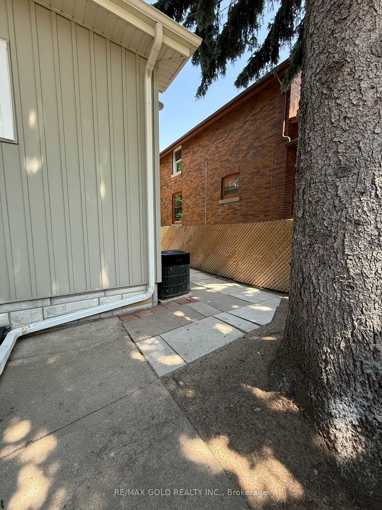 70, West, Downtown Brampton, Brampton