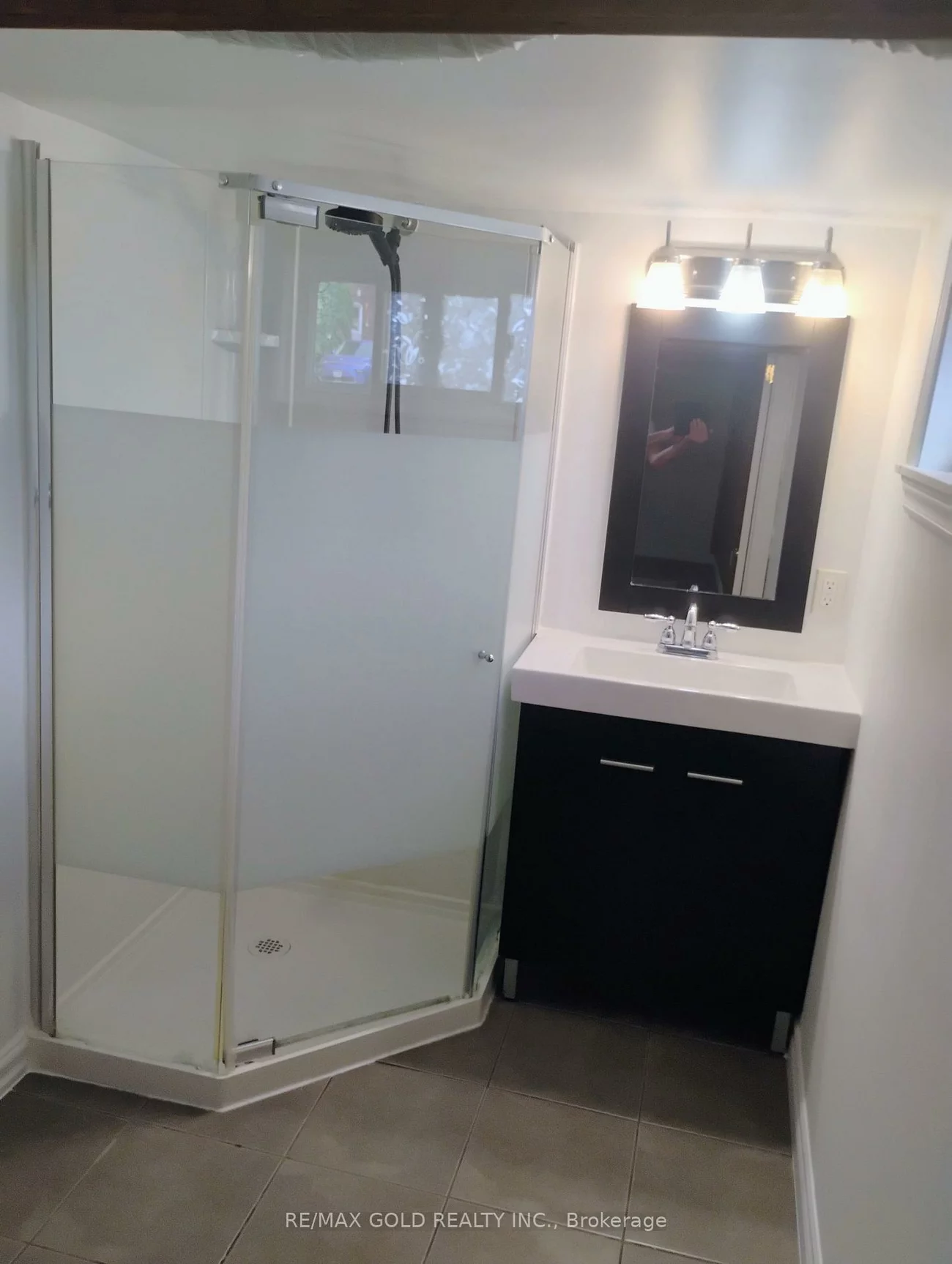 70, West, Downtown Brampton, Brampton