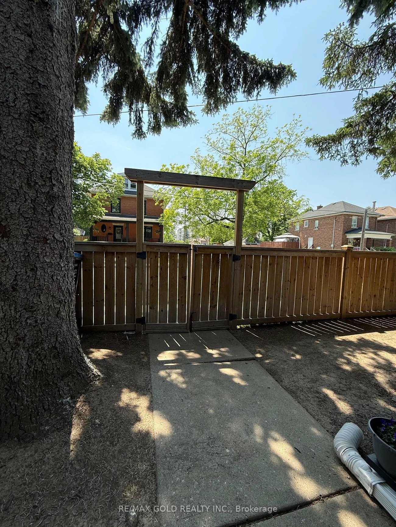 70, West, Downtown Brampton, Brampton