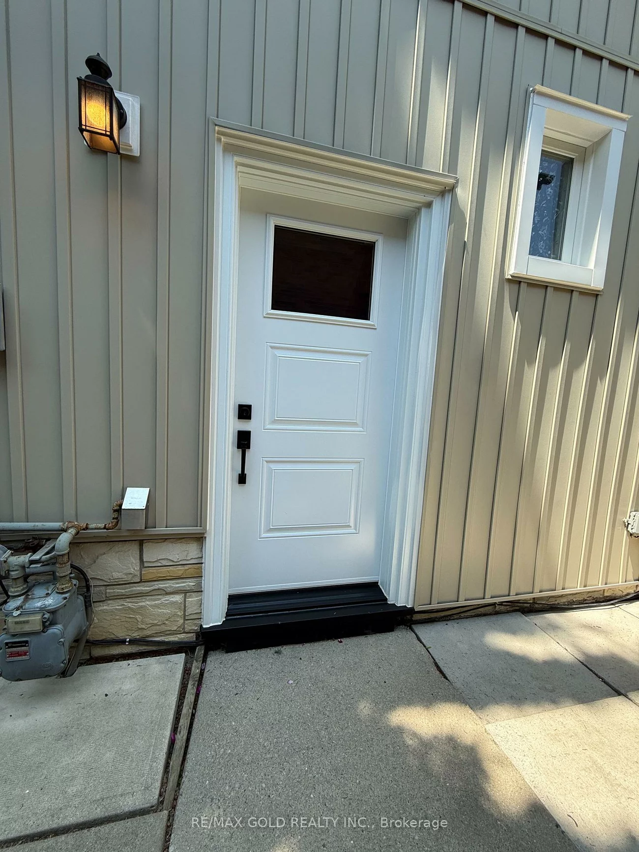 70, West, Downtown Brampton, Brampton