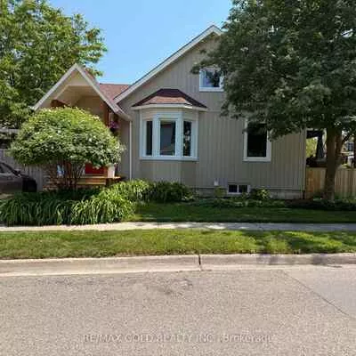 70, West, Downtown Brampton, Brampton