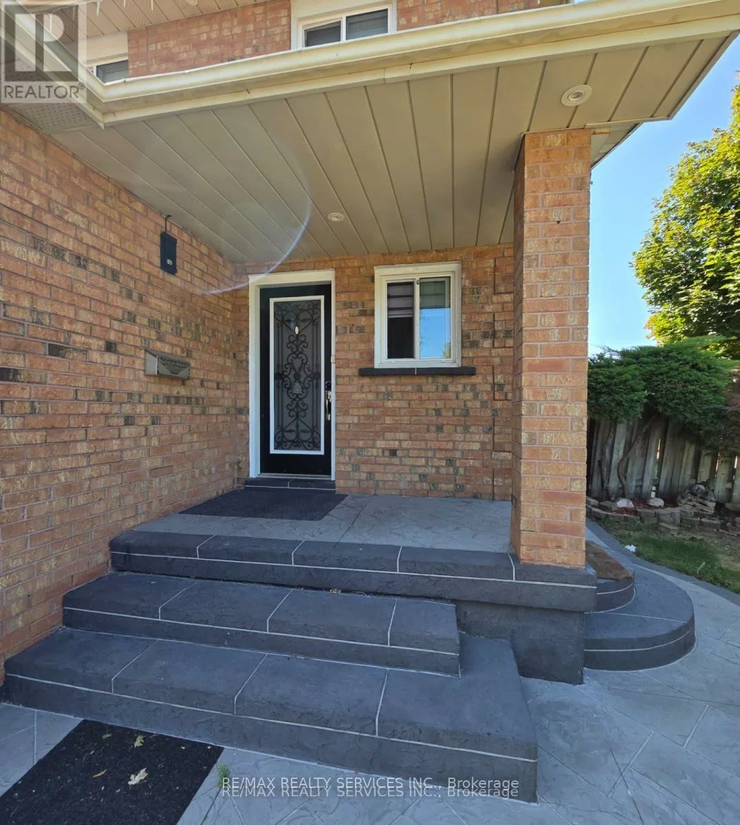 32, Shenstone, Heart Lake West, Brampton