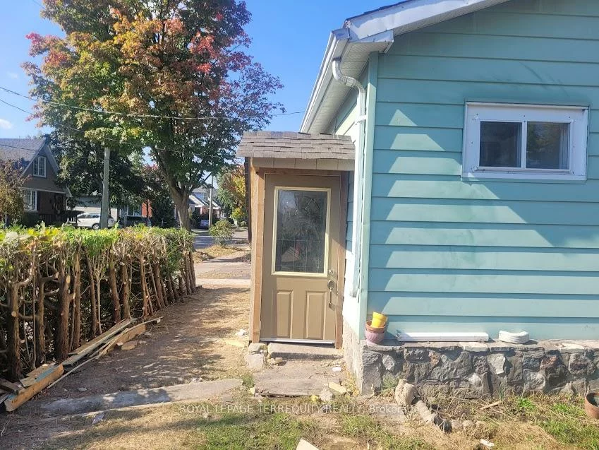 76, Nelson, Downtown Brampton, Brampton