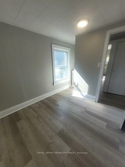 76, Nelson, Downtown Brampton, Brampton
