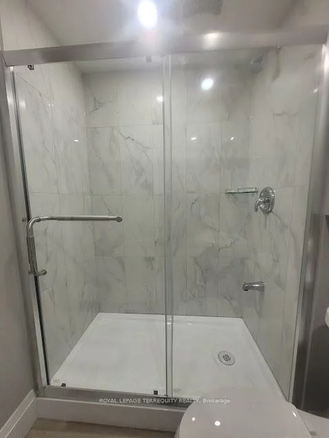 76, Nelson, Downtown Brampton, Brampton