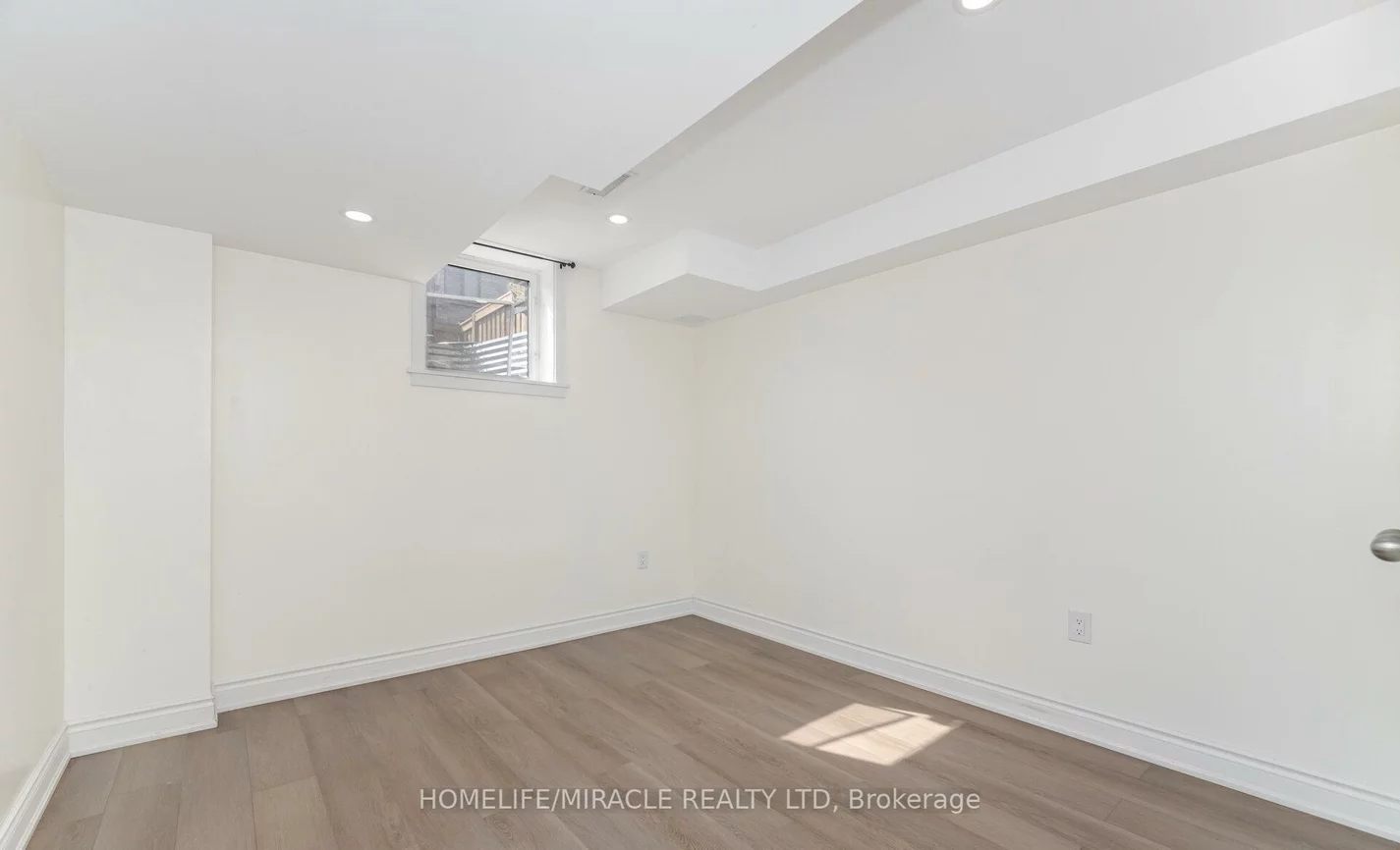 7, Aldenham, Credit Valley, Brampton