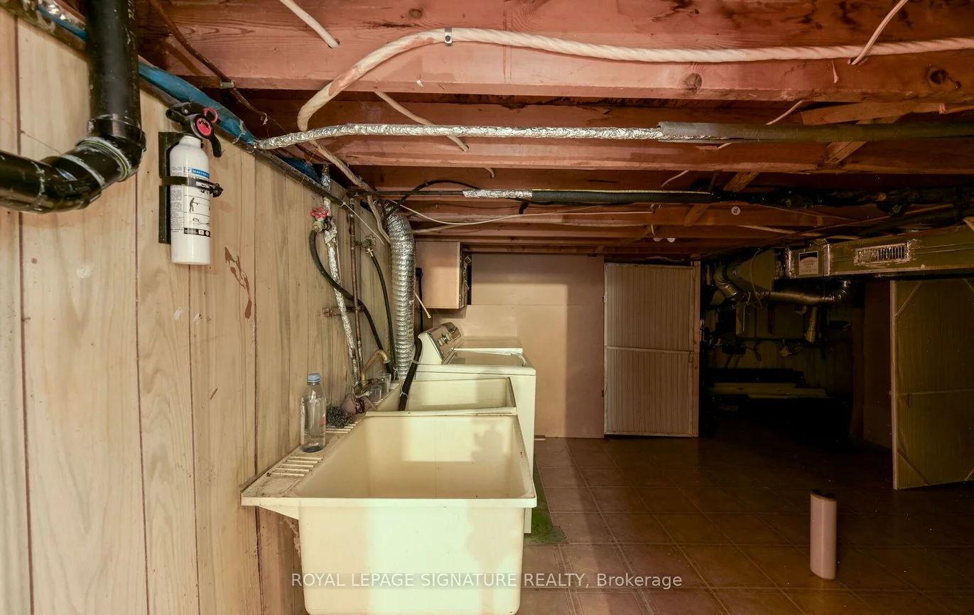 10, Heatherside, Central Park, Brampton