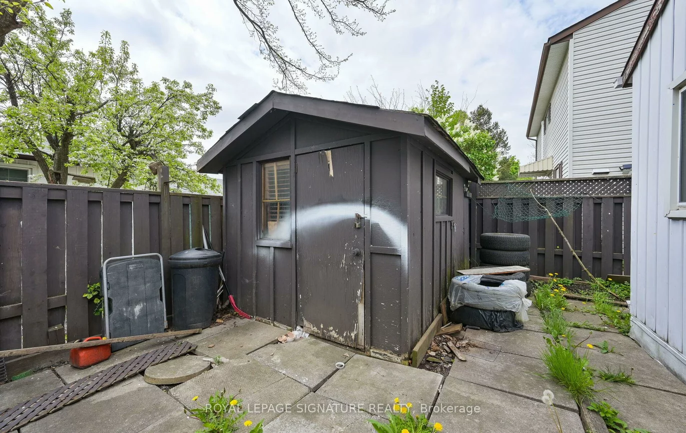 10, Heatherside, Central Park, Brampton