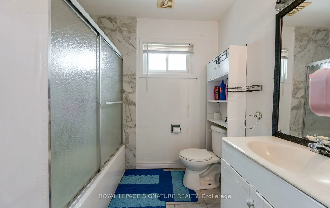 10, Heatherside, Central Park, Brampton