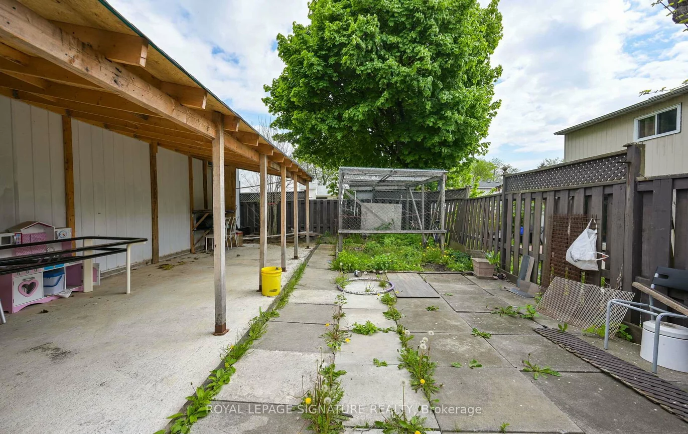 10, Heatherside, Central Park, Brampton