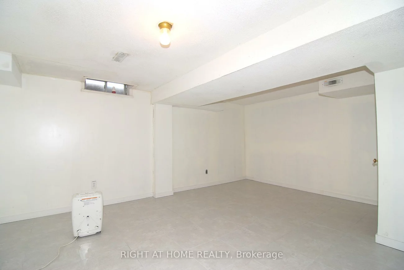 158, Toba, Heart Lake East, Brampton