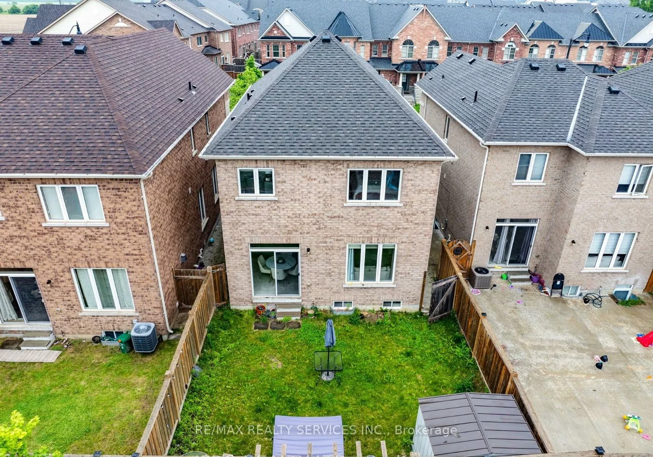 12, Goodsway, Northwest Brampton, Brampton