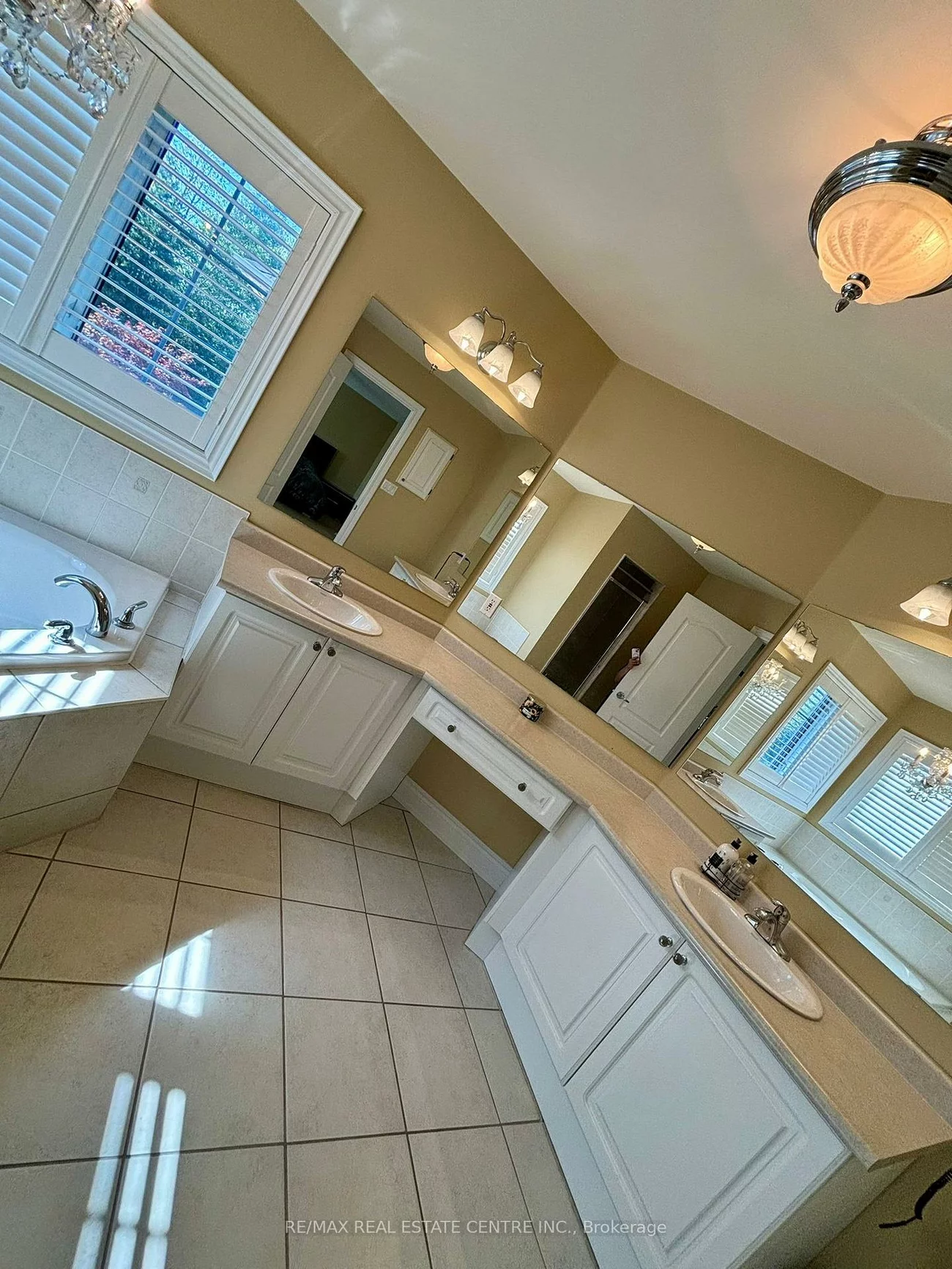 9, Belleville, Vales of Castlemore North, Brampton