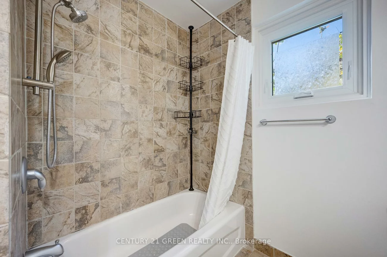 22, Davenrich, Heart Lake East, Brampton