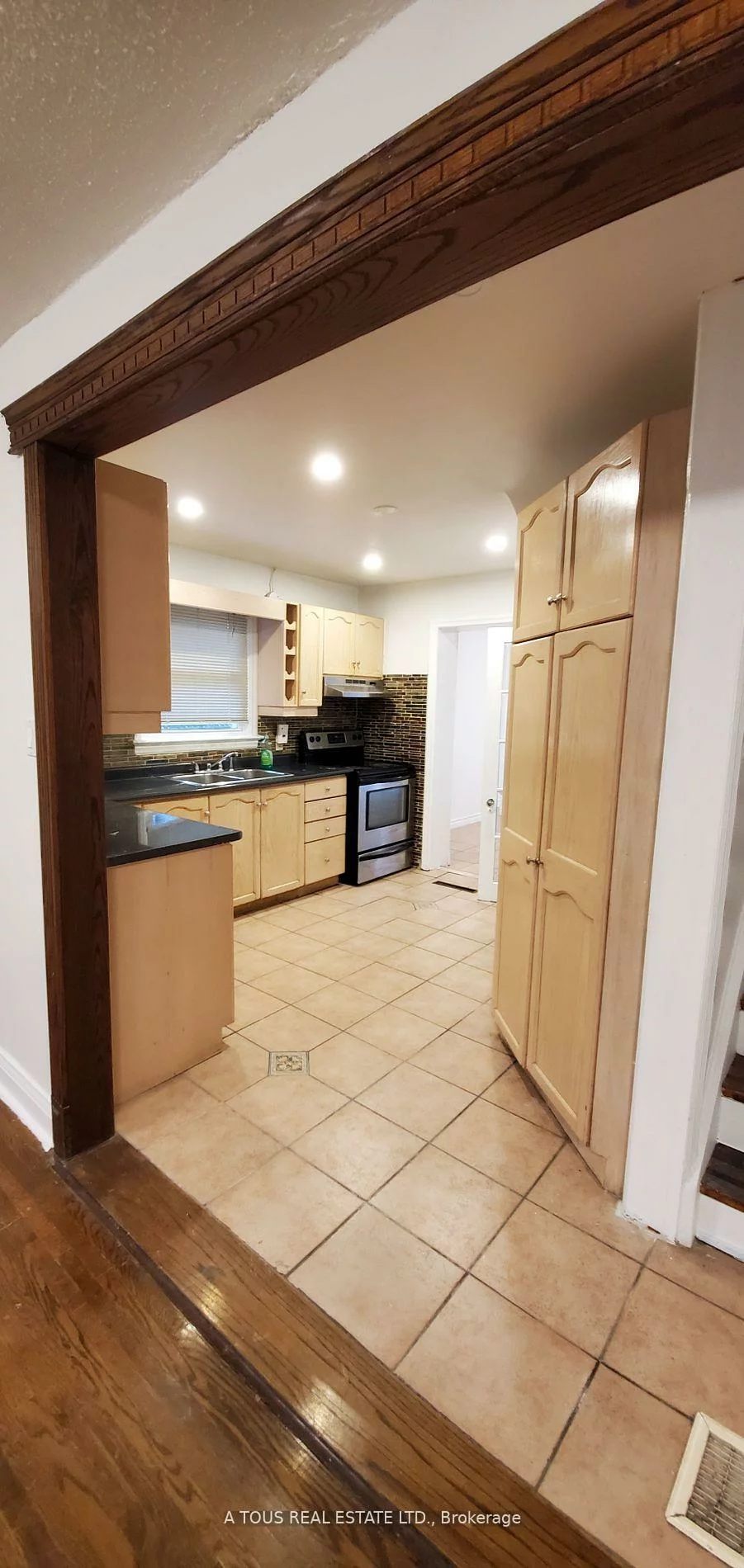 12, Armstrong, Downtown Brampton, Brampton