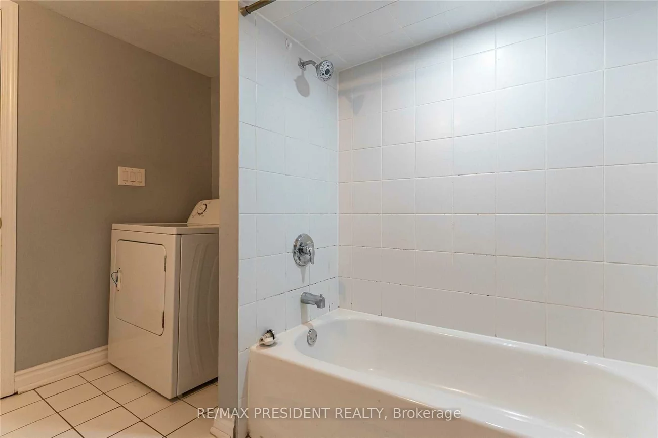 17, Manitou, Central Park, Brampton