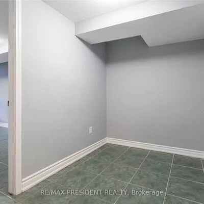 17, Manitou, Central Park, Brampton