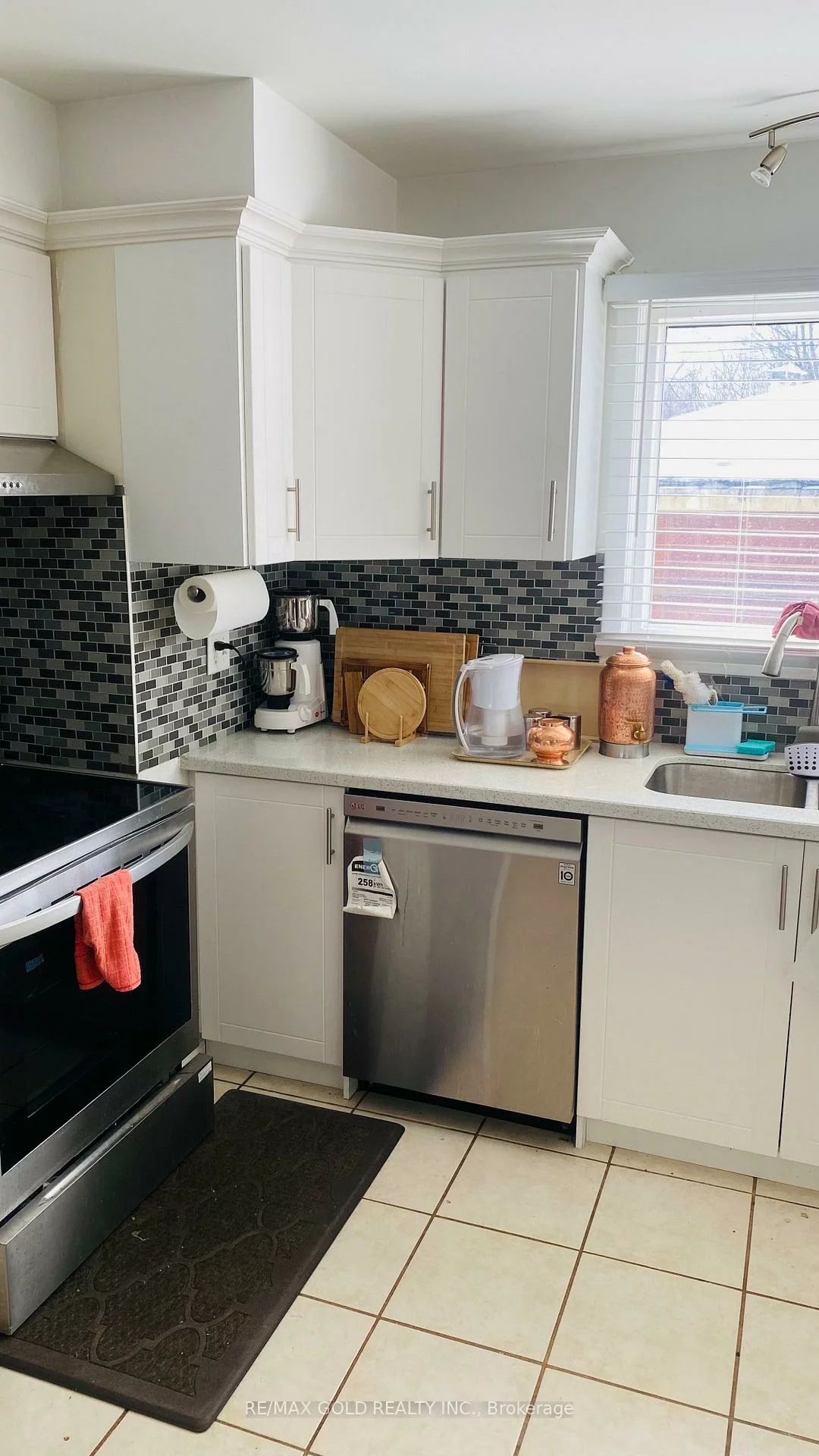 82 A, Corby, Brampton South, Brampton