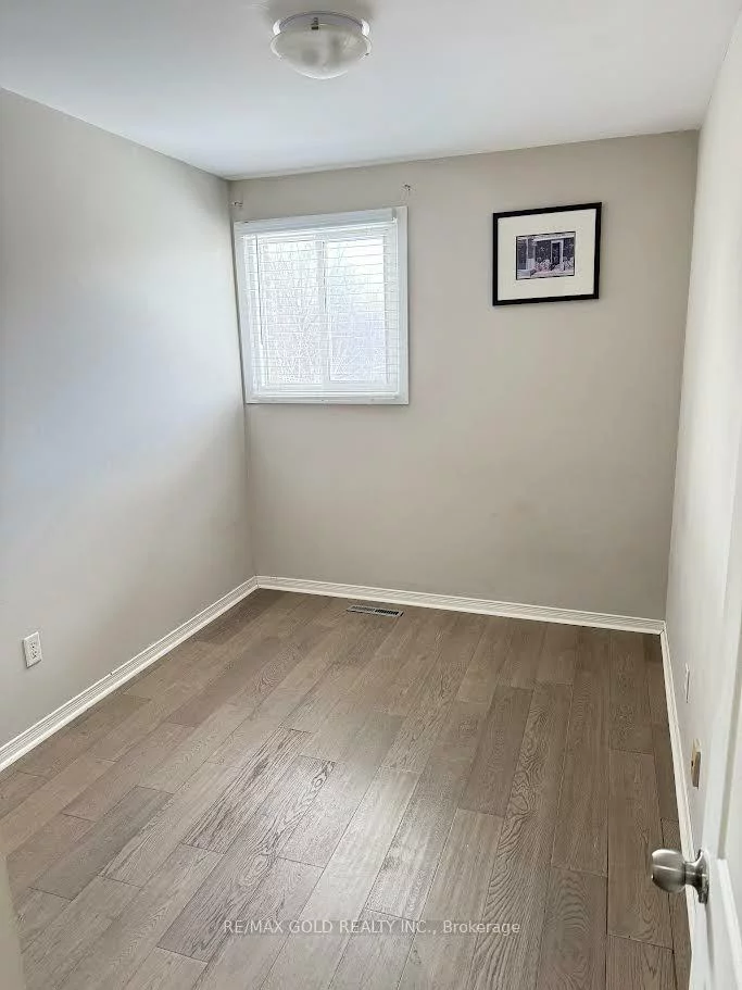 82 A, Corby, Brampton South, Brampton