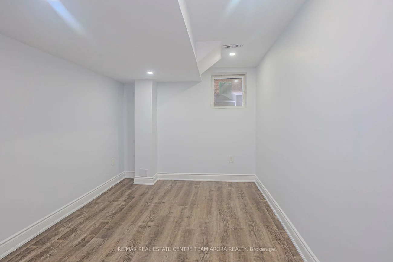 60, Jacksonville, Vales of Castlemore, Brampton