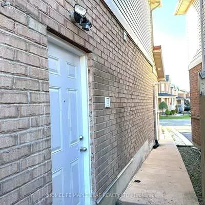 72, Four Seasons, Fletcher's Meadow, Brampton