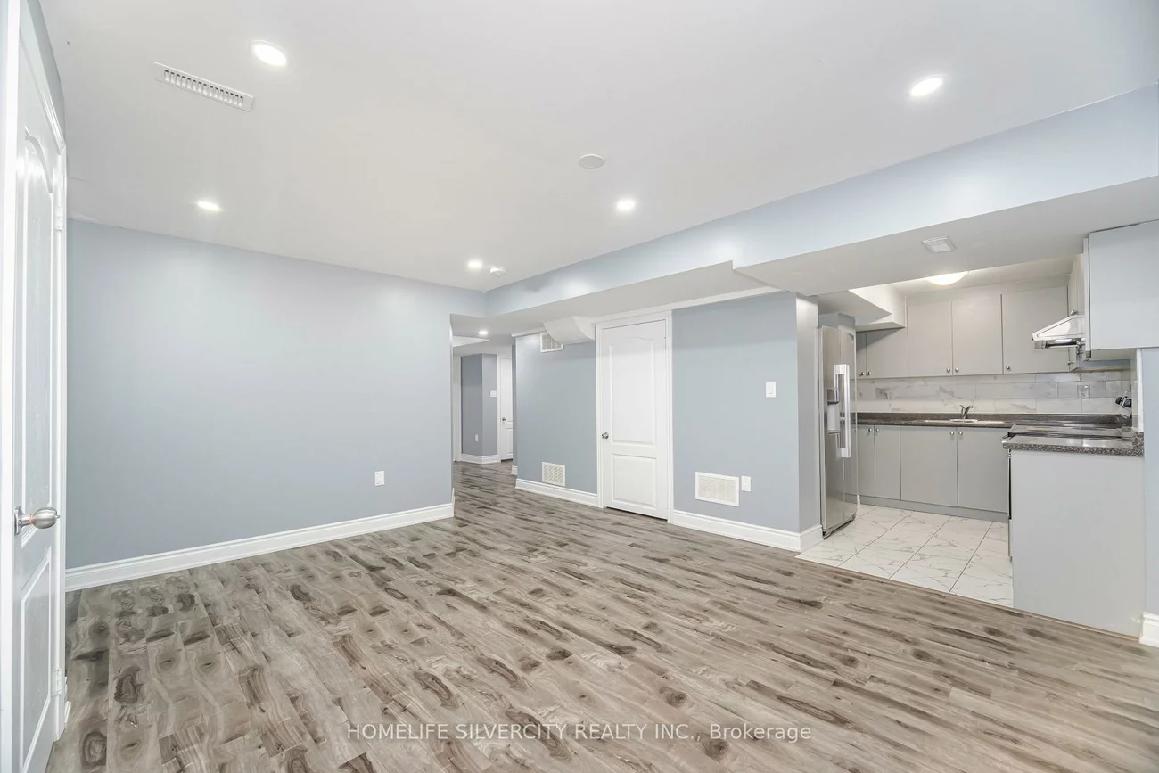 25, Lyle, Credit Valley, Brampton