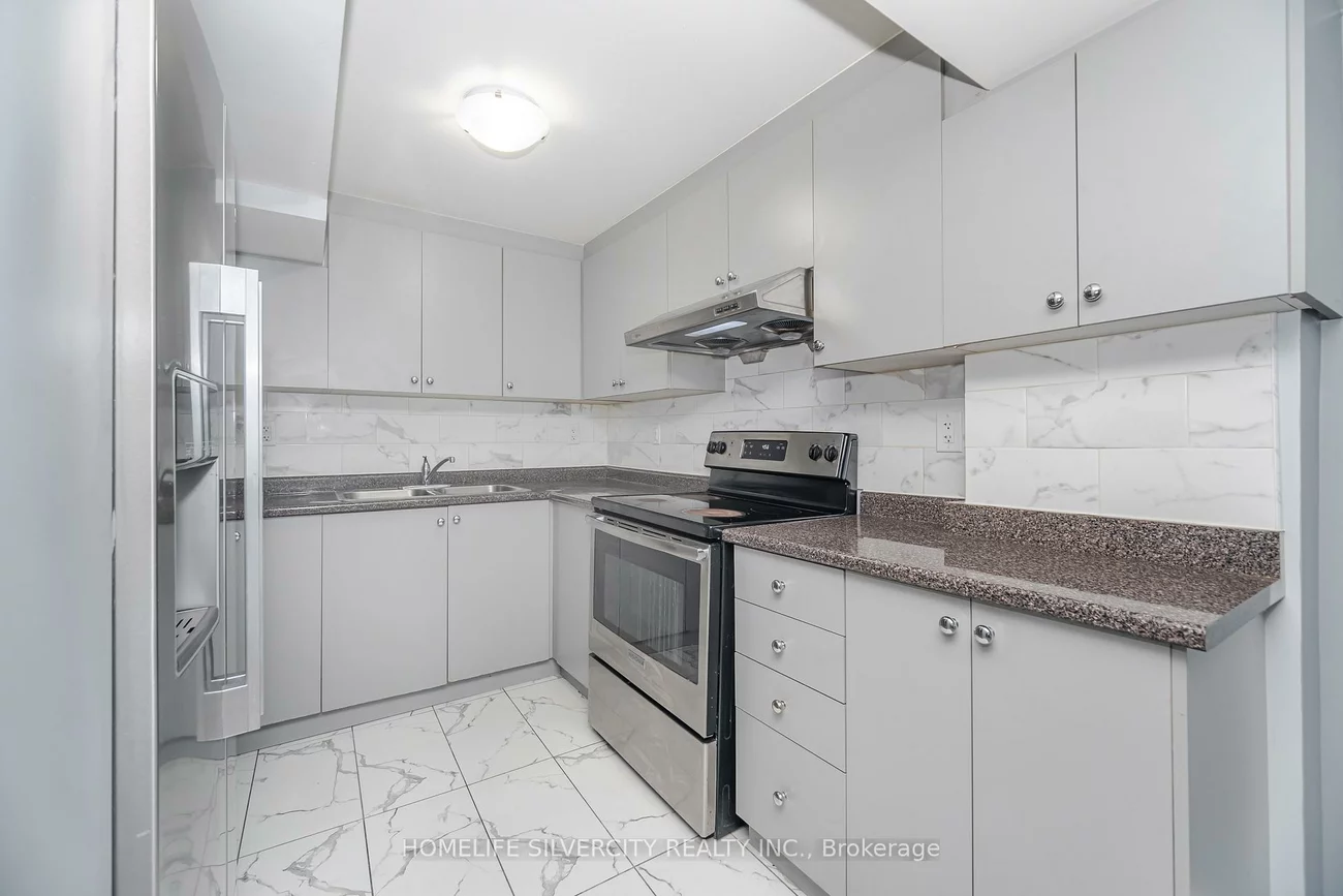 25, Lyle, Credit Valley, Brampton