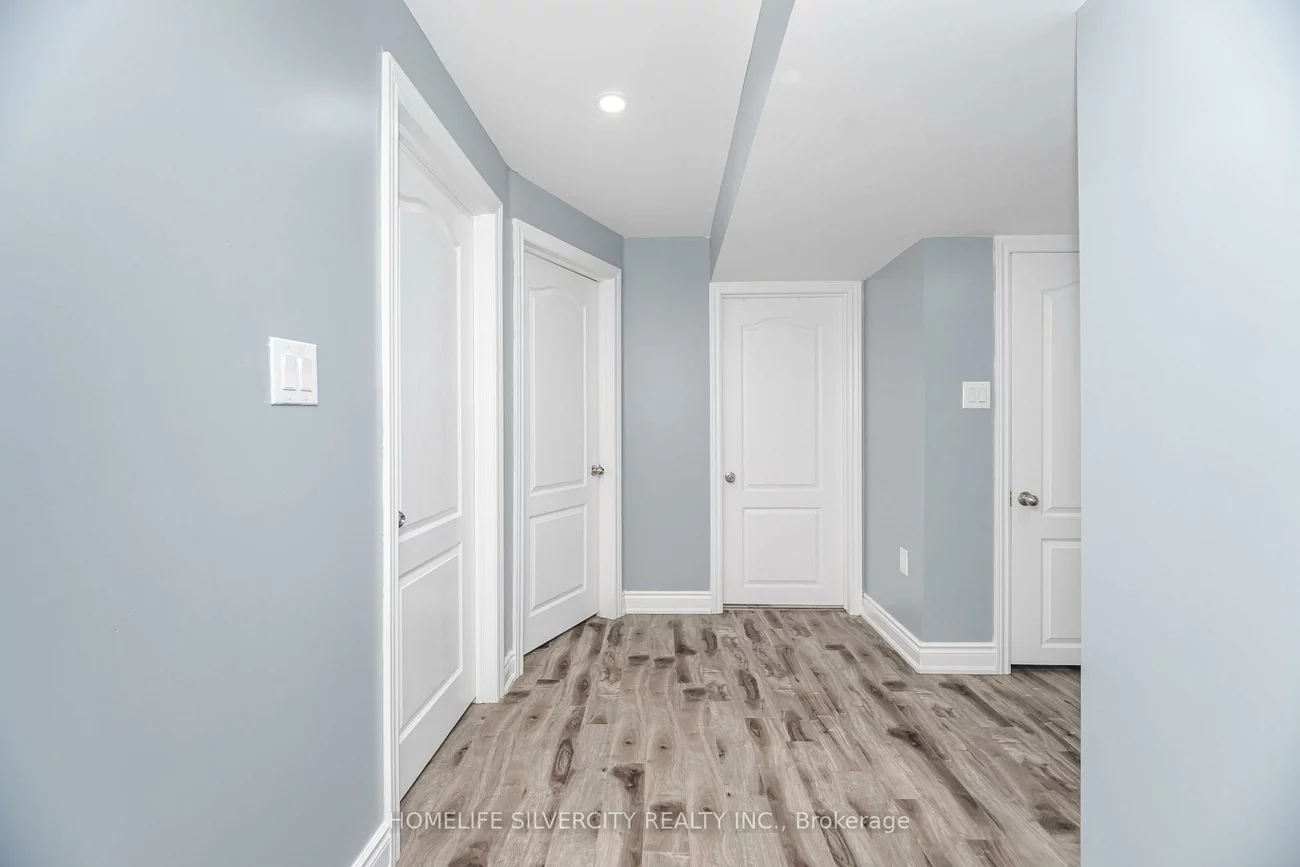 25, Lyle, Credit Valley, Brampton