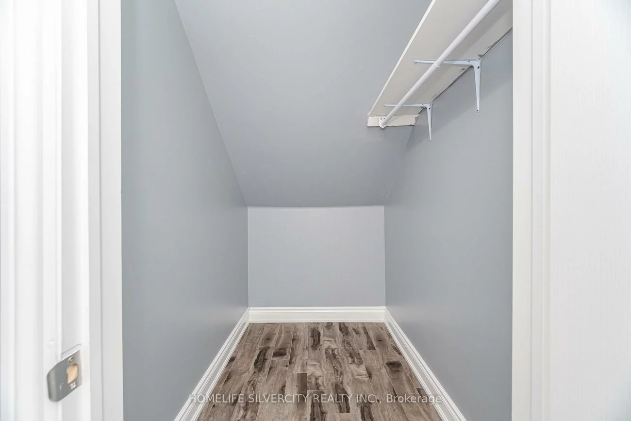 25, Lyle, Credit Valley, Brampton