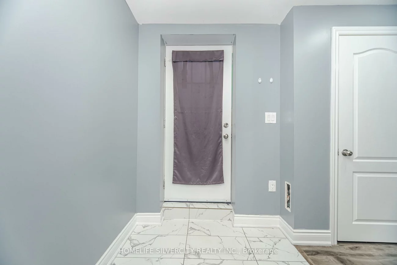 25, Lyle, Credit Valley, Brampton