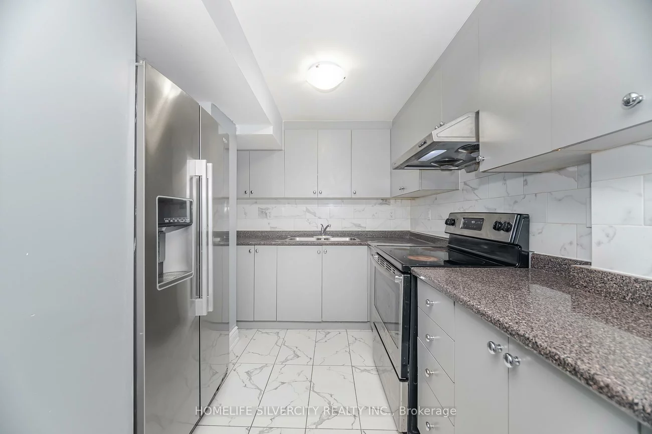 25, Lyle, Credit Valley, Brampton