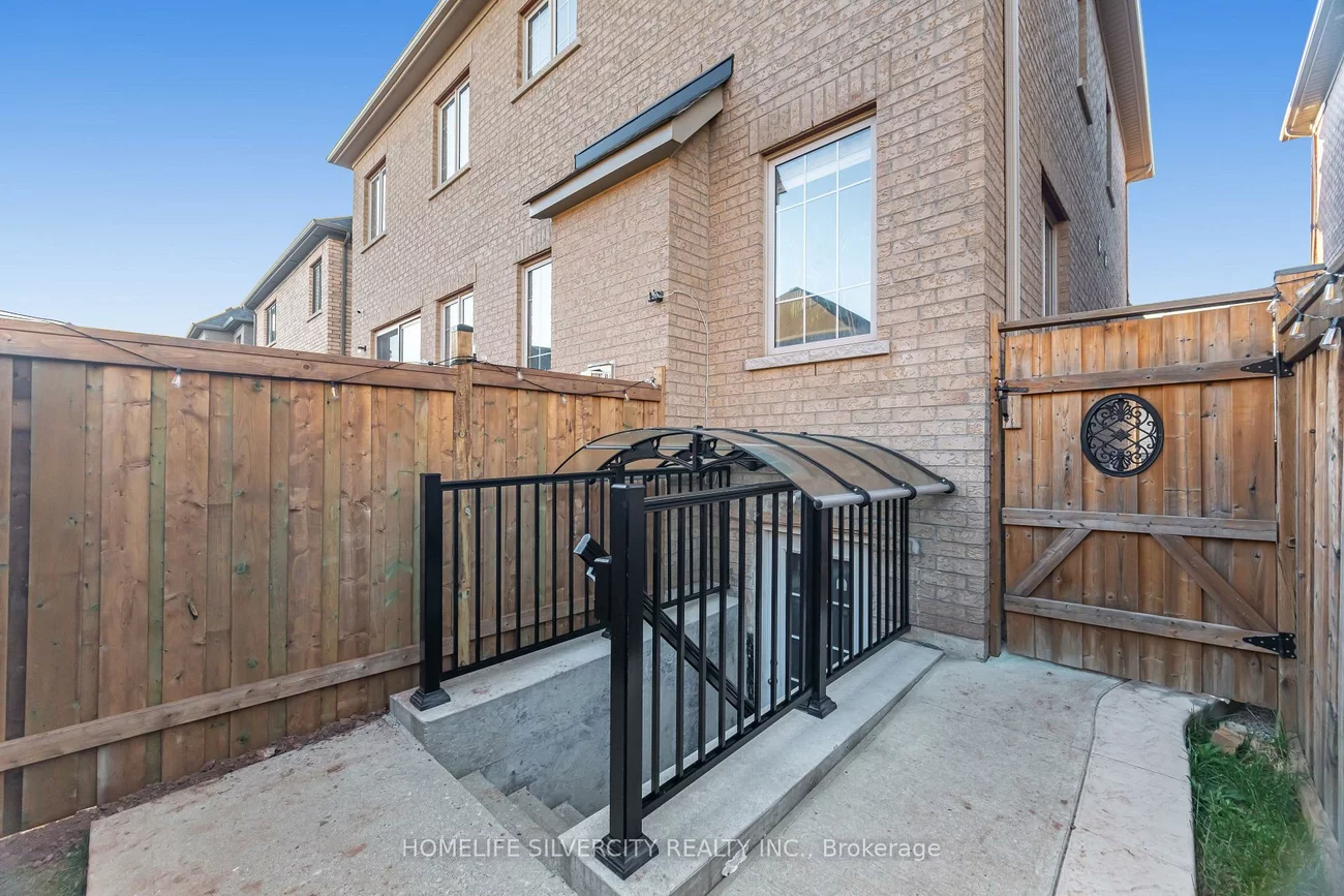 25, Lyle, Credit Valley, Brampton